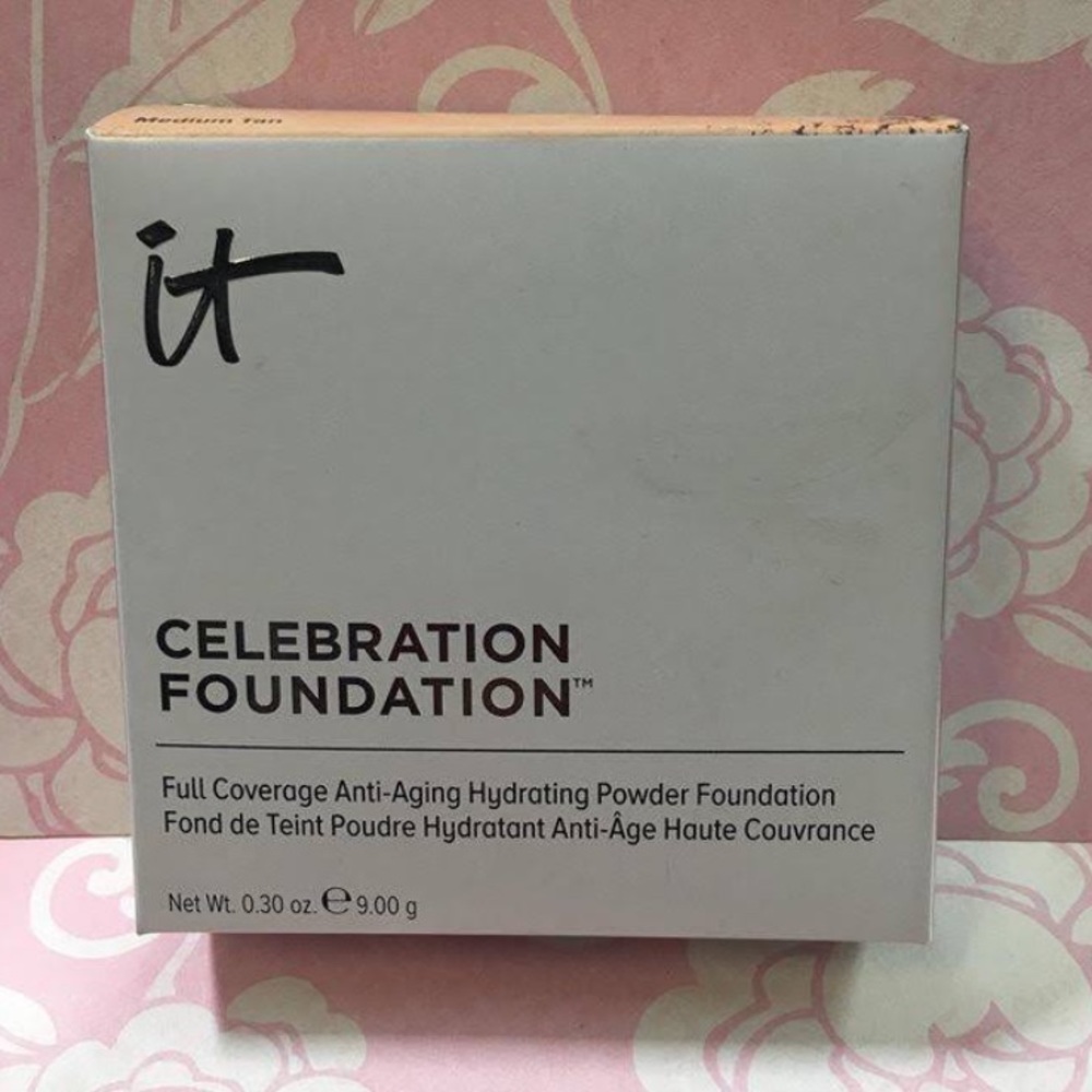 ⚡️SALE⚡️it cosmetics Celebration Foundation Medium - Picture 2 of 7